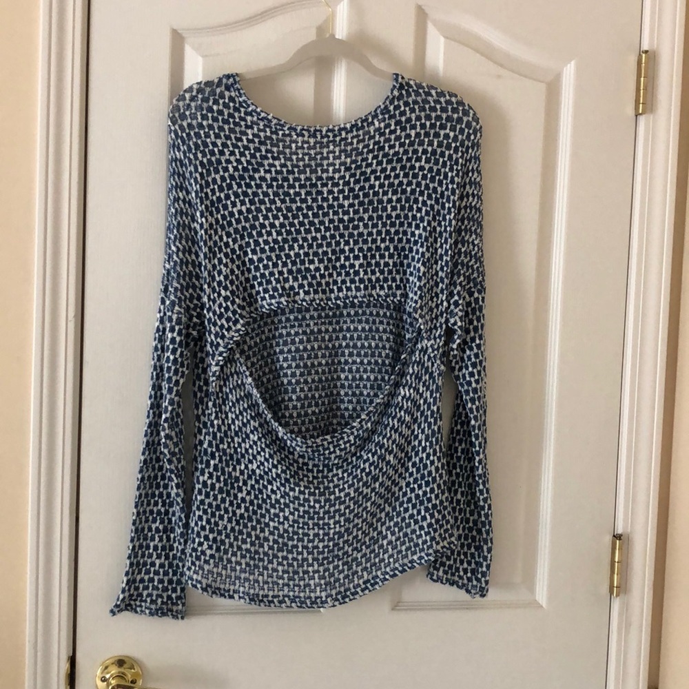 Open Back Sweater - Picture 3 of 4